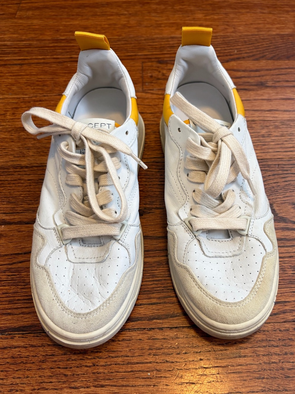 ONCEPT Phoenix White Cloud Sneakers Women’s Size 7